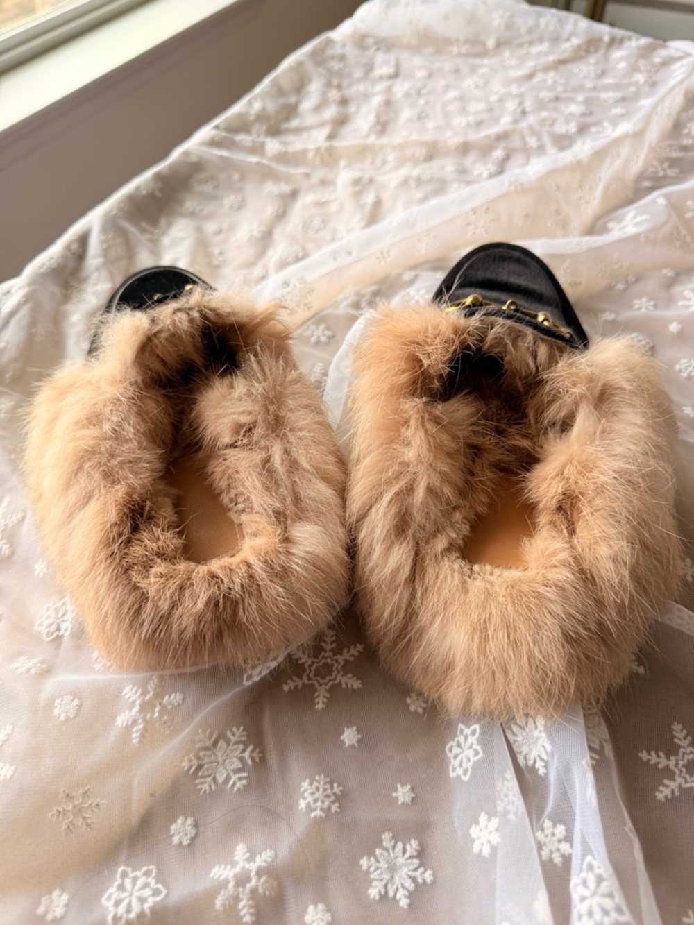 Black Velvet Horsebit Mule Slippers Faux Fur Lined Cozy Chic Loafers Size 6/7 - Picture 4 of 5